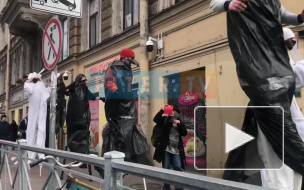 На Васильевском острове засняли "чумной" карнавал