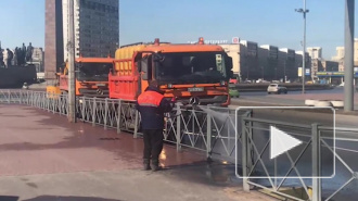 Видео: Московский район отмывают от зимней грязи