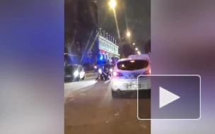 Видео: в Апраксином дворе загорелась вентиляция торгового комплекса