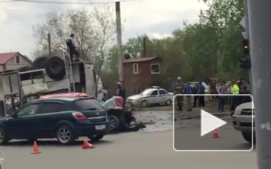 Видео из Кургана: Легковушка перевернула автобус с людьми