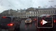 Видео: в Петербурге у автобуса вывалился двигатель ...