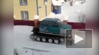 Видео из Сыктывкара: Гибрид "Оки" и трактора лихо справился с сугробами