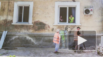 Колонны МЧС пересекли границу Украины, автомобили следуют в Донецк и Луганск