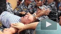 ВДВ, ЛГБТ и ОМОН устроили побоище на Дворцовой