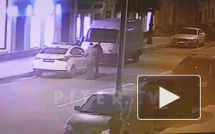 Задержание фотомодели, которая убила своего мужа в Петербурге, попало на видео