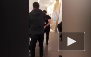 Эксперт прокомментировал жестокое избиение посетителя охранниками в ТЦ "Галерея"