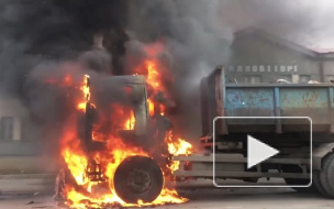 Появилось видео полыхающего КАМАЗа на Глухоозерском шоссе