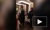 Видео: посетители ресторана в Венеции сидят по щиколотку  в воде и спокойно едят