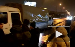 В Автово "Газель" подбила маршрутку на светофоре. Пострадали пять пассажиров