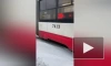 Трамвай сошёл с рейсов и пробил ограждение на Зольной улице