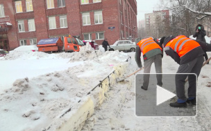 Смольный: в Петербурге не хватает снегоплавильных станций