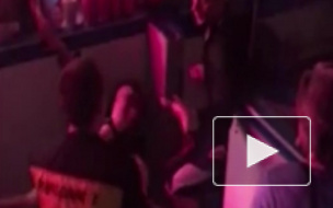 Жесткое видео из Новосибирска: На концерте группы "Ленинград" толпа охранников избила молодую пару