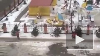 В Ставрополе засняли на видео страшный ураган, который смёл в кювет 14 автомобилей и уволакивал пассажиров