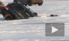 Видео: джип рыбака ушел под ладожский лед