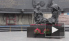Петербуржцы возложили цветы к обновленному Монументу героическим защитникам Ленинграда