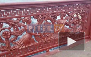 Перила Литейного моста в Петербурге изменили свою окраску