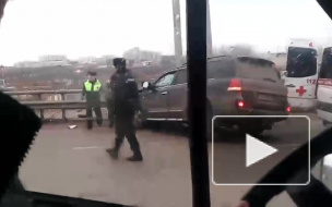 Появилось видео ДТП с Land Cruiser на мосту в Белгороде