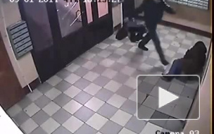 Видео избиения и ограбления петербургских пенсионерок взорвало интернет