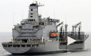 Военный корабль США врезался в танкер при дозаправке в Тихом океане