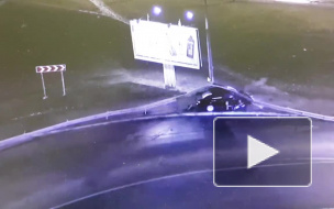 Видео: авто не вписалось в поворот на Белградской 