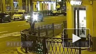 Жесткое столкновение легкового авто и "Газели" у Пяти углов попало на видео