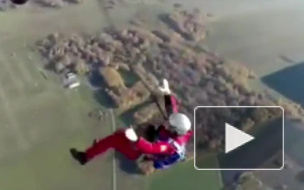 Опубликовано видео смертельного прыжка парашютиста в Свердловской области