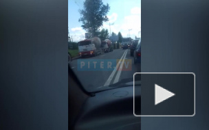 Видео: на Улице Витебский проезд перевернулась бетономешалка