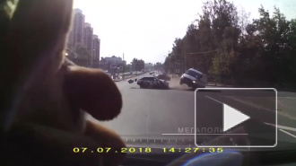 Появилось видео с моментом столкновения ВАЗ-2109 и скорой в Ленобласти 