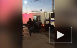 В Минске протестующий заблокировал движение по одной из веток метро