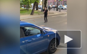 Видео: неизвестный решил развлечь водителей в пробке на Петроградке 