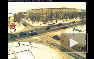 Получил в бочок.