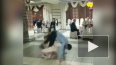 Видео: в Астрахани танцор лезгинки сбил с ног девочку ...