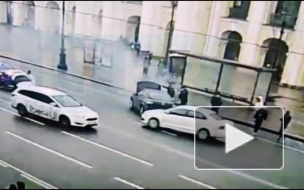 Водителя поливомоечной машины из Петербурга, который потушил "Renault", поощрят