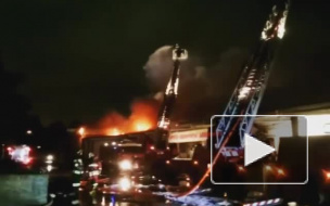 На набережной Обводного канала тушили дом: появилось видео