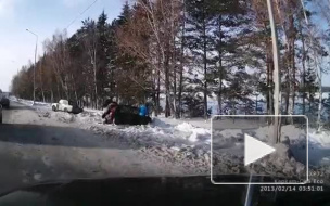 Видео с места тройной аварии под Тюменью, в которой пострадала девочка, появилось в сети