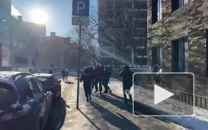 Возле Мосгорсуда начались задержания в связи с делом Навального