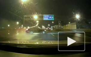 Видео: BMW на большой скорости развернуло на КАД на 180 градусов 