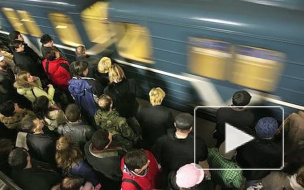 Пассажиркам питерского метро угрожает самоудовлетворитель 