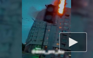На проспекте Непокоренных сгорел светофор