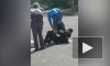 В Магнитогорске между нарушителем масочного режима и полицейскими с дубинками произошла драка 