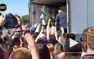 На похороны Шатунова фанат привез грузовик роз 
