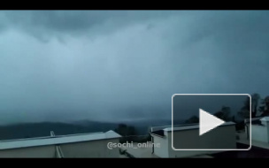 Появилось видео, как циклон "Гриша" повредил Сочи
