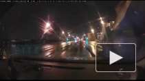Момент падения бетономешалки в Неву попал на видео 