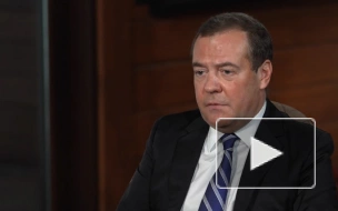 Медведев заявил, что в случае запрета операций в долларах и евро Россия воспользуется юанем 