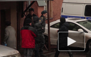  В Петербурге задержали приезжего, угнавшего красный "Мерседес-Бенс" с Херсонской улицы