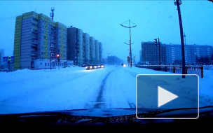 Авария на скользкой дороге.