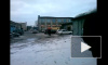 Видео: в Новосибирске снесло крышу здания