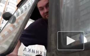 Москва: "холостые покатушки" уборочной техники попали на видео