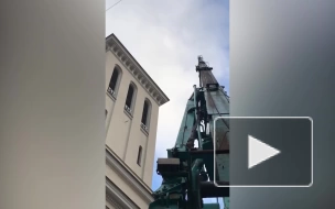 В Петрикирхе на Невском проспекте вернулась копия утраченных башенных часов