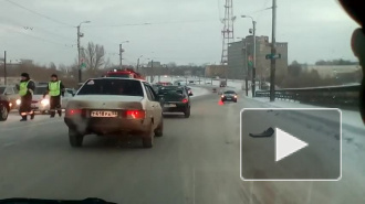 В массовой аварии на мосту в Омске пострадали три человека